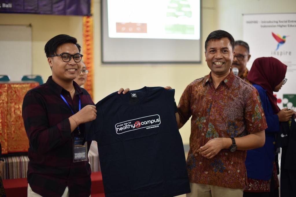 bam_tara's tweet photo. Youth engagement is the key in NCD prevention, more than 100 youths from Thailand and Indonesia @rectorforum in #Bali building awareness and ownership @beatNCDs @TheUnion_TC @ncdalliance @BloombergDotOrg @UdayanaCentral #apcat https://t.co/UZKXBdmdXU