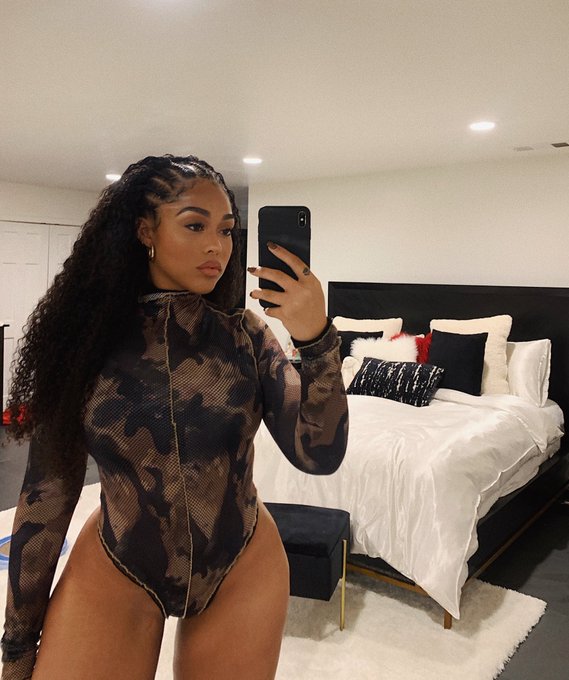 sorry I missed your calls🌚 https://t.co/W04u8sCecC