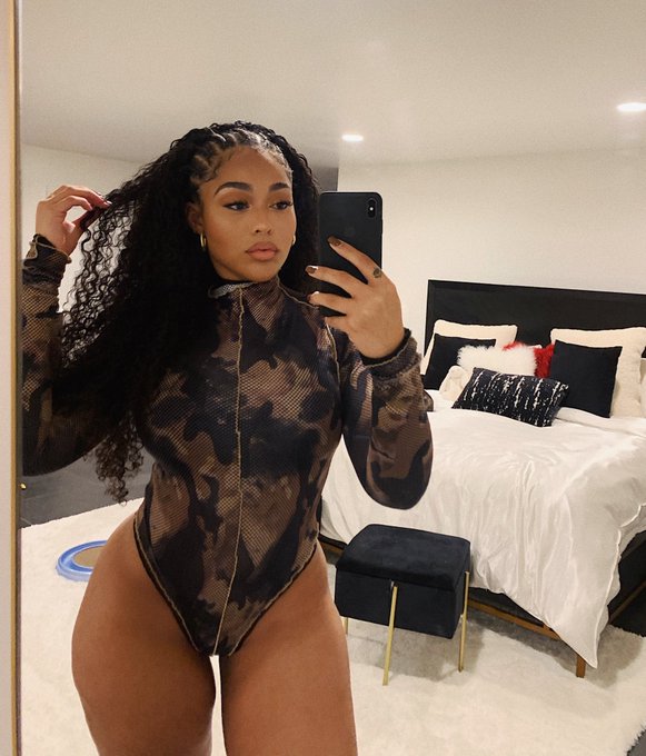 sorry I missed your calls🌚 https://t.co/W04u8sCecC