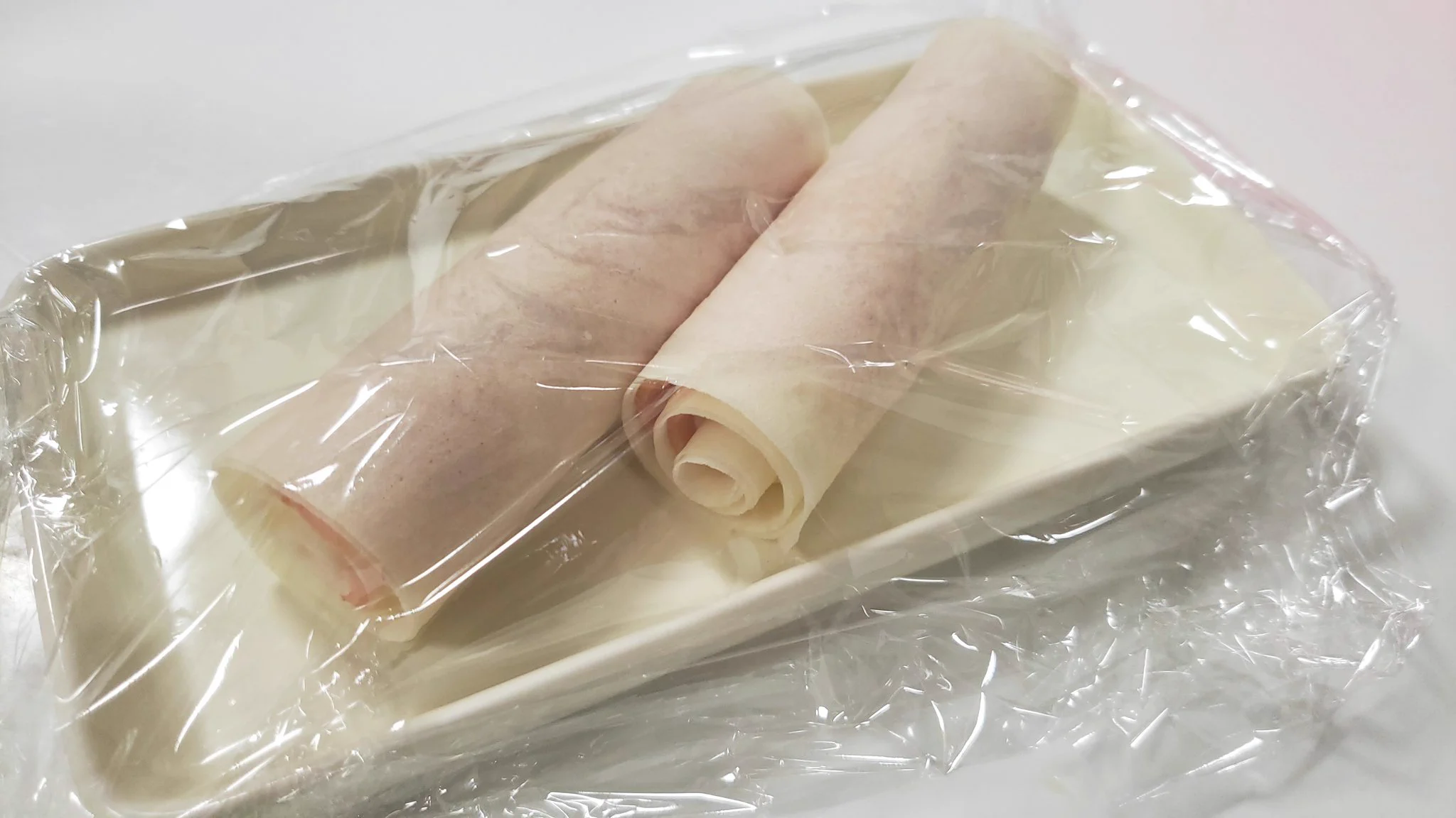 ちょっとしたおつまみにも最適！？「ローリングハムチーズブリトー」の作り方！
