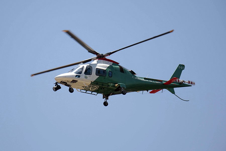 SebaUr77's tweet image. Que mierda los helicópteros? Como no se aburren! Claro, pa' combustible de estas mierdas sobra la plata, no? #Dejendormir.