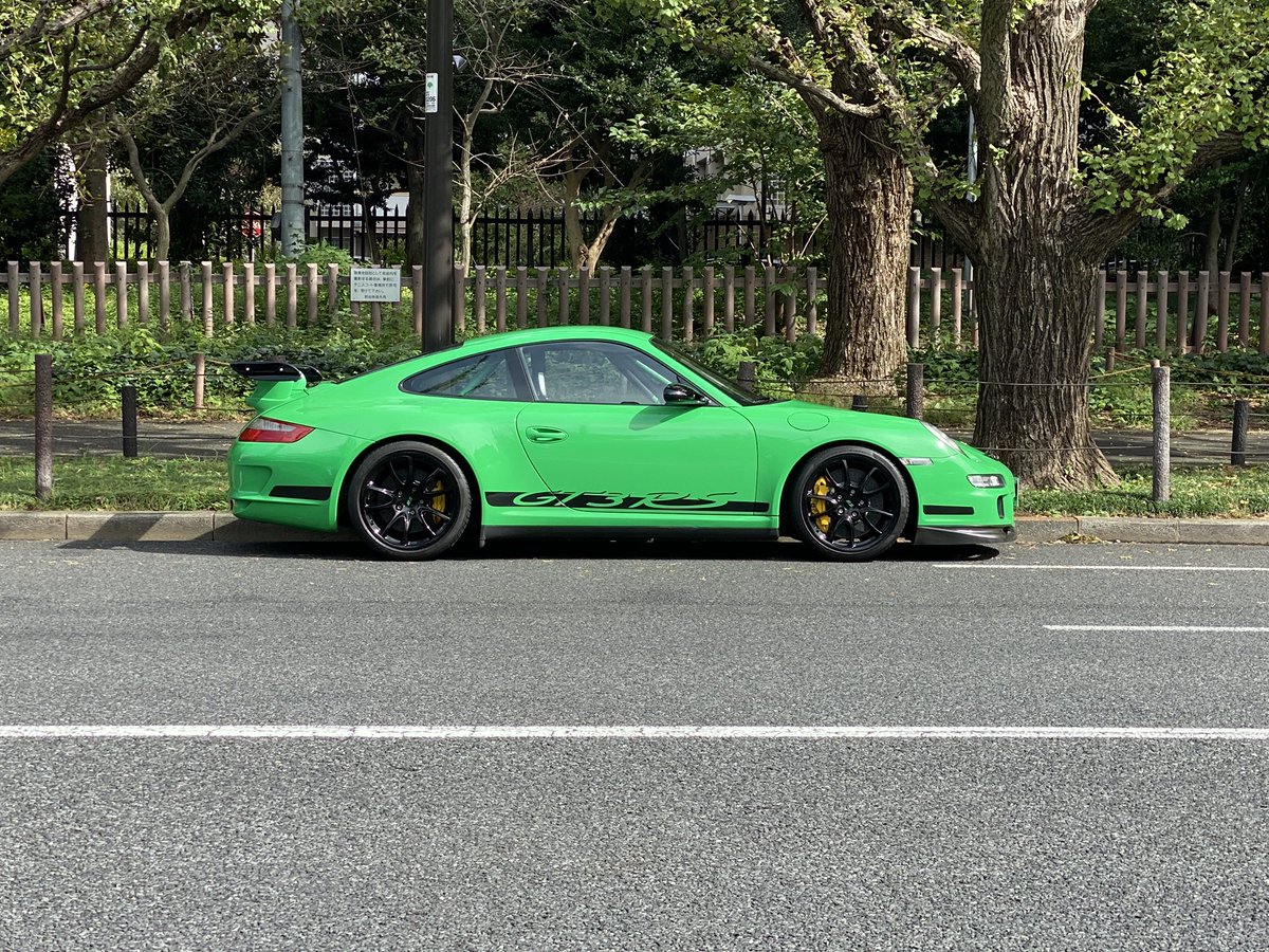 997GT3RS 納車！！
ポルシェ→ポルシェ→フェラーリときてまたポルシェになりました。

①やっぱりポルシェ
②男は'RS'に弱い
③ポルシェを語るならレンシュポルト
④RS最後のMT
⑤この色🐸を探し続けた
⑥もう若くない27歳
⑦やっぱりポルシェ

ただいま！

#増税後に買いましたシリーズ