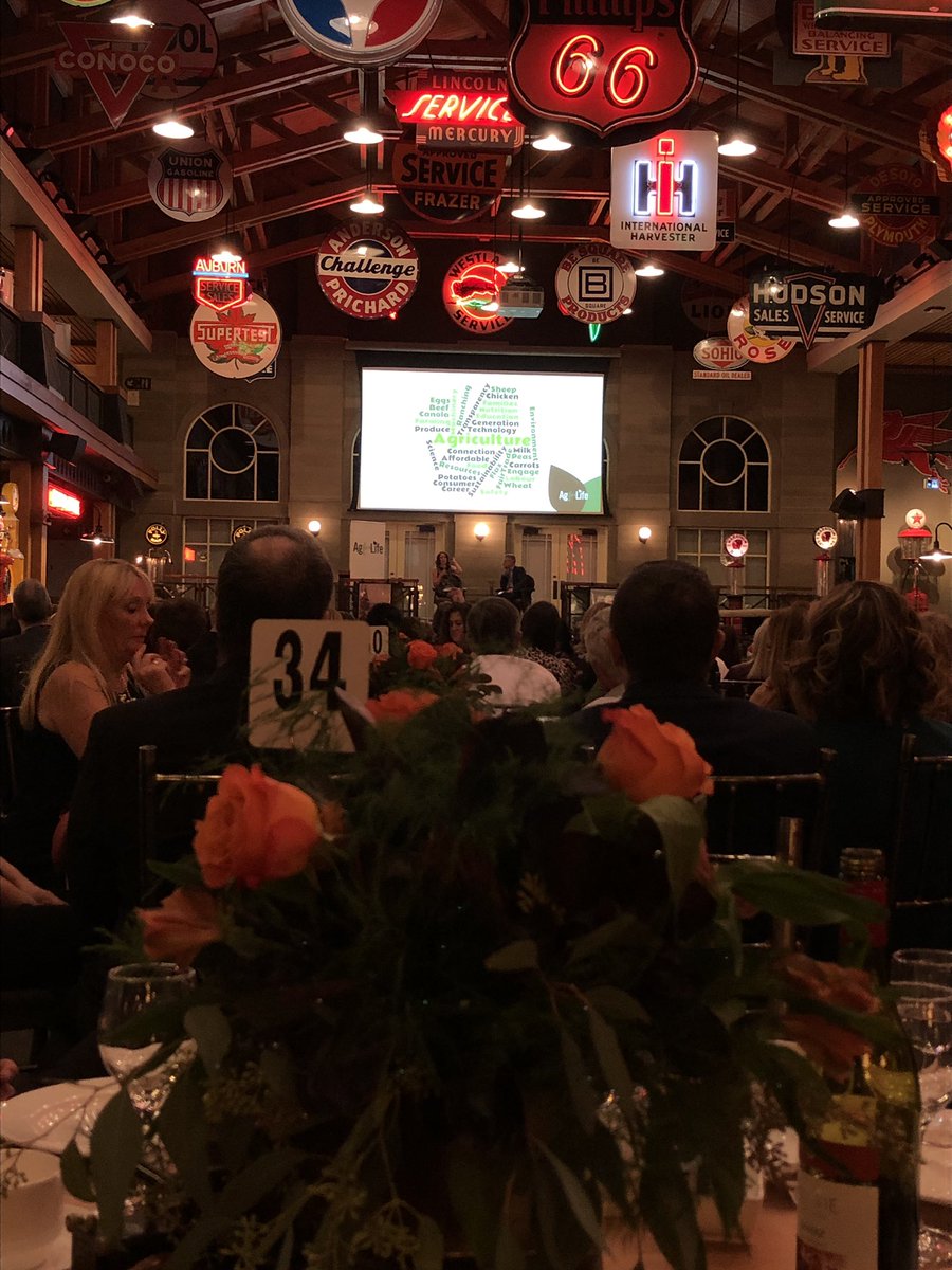 YYCMarlise's tweet photo. Tremendous work being done by @4AgForLife! Take the time to learn where your food comes from #harvestgala https://t.co/bOkkHen6kO