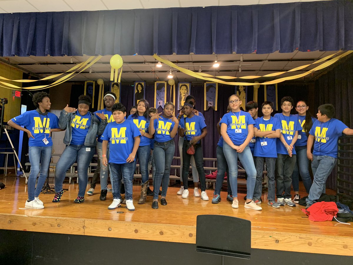 MMAFAHISD's tweet image. 8th showing its spirit with our brand new shirts.  #studentculture Kudos Mrs. Espinoza. @MarshallMS_HISD @luissabillon