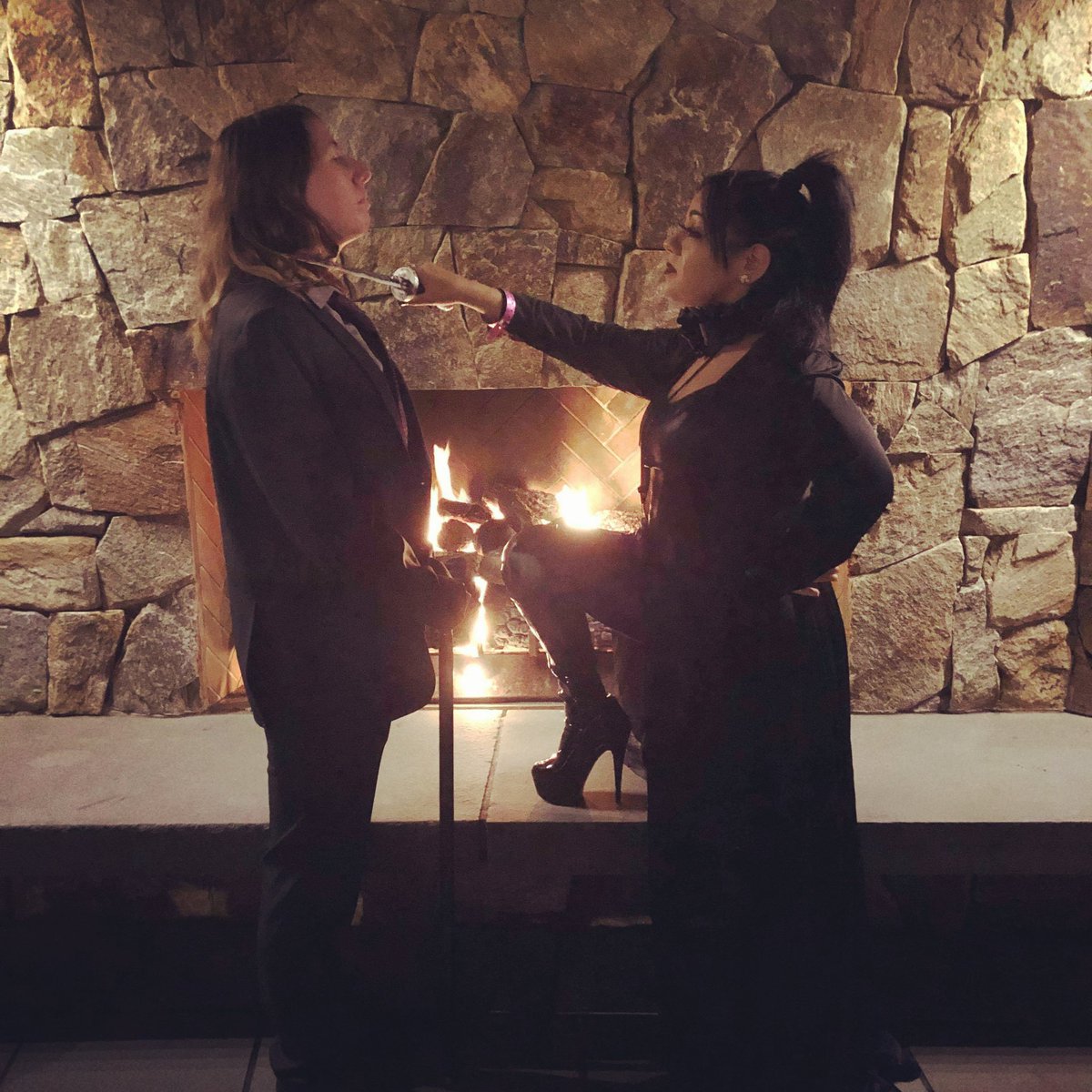 ReginaHatter's tweet photo. Some GoldenQueen cosplay.
#goldenqueen #cosplay #cosplayer #reginamills #lanaparrilla #evilqueen #evilregals #mrgold #rumpelstiltskin #robertcarlyle #ouat #onceuponatime #ouatnj #ouatcon #fireplace #sillouette #keepinitregal #thedarkone #thighhighboots #choker https://t.co/2Q1po0LFw7