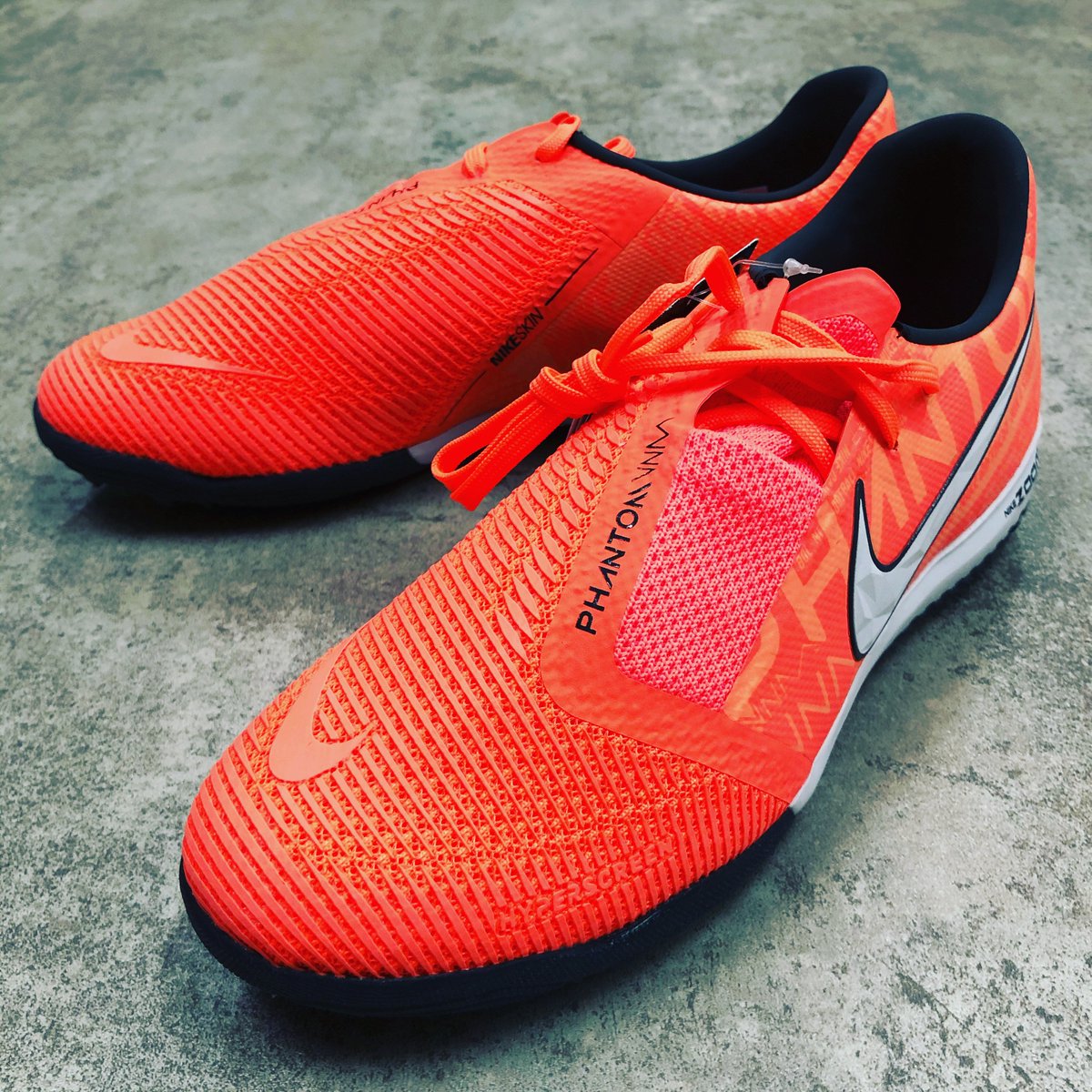 サッカーショップ スポーツランド No Twitter ナイキ サッカートレーニングシューズ Phantom Fire ファントムヴェノムpro Tf Nike ナイキ Phantomfire サッカーショップスポーツランド