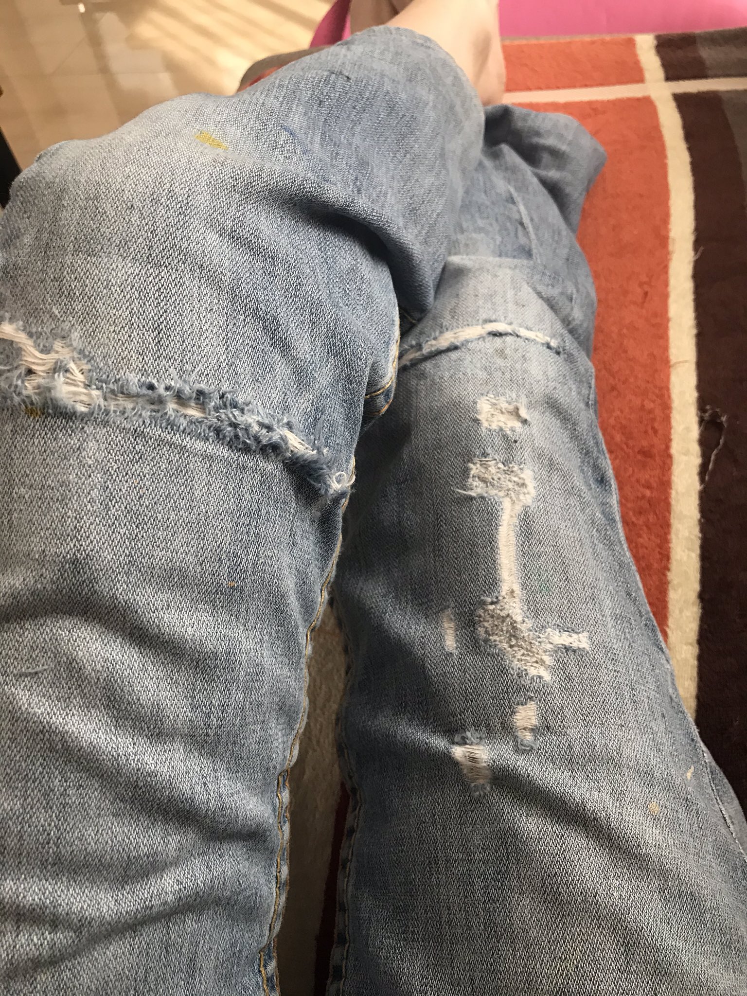 かに風味 1年と10ヶ月前に嘆いたダメージジーンズ ようやく直しました True Religionのジーンズはもう ダサいとか古いとか言われてるけど なんかずっと履いてる しかもメンズモデル 楽なのと肌触りが好きなんだなー かに風味 1年と10ヶ月前に嘆いたダメージジーンズ ようやく直しました True Religionのジーンズはもう ダサいとか古いとか言われてるけど なんかずっと履いてる しかもメンズモデル 楽なのと肌触りが好きなんだなー