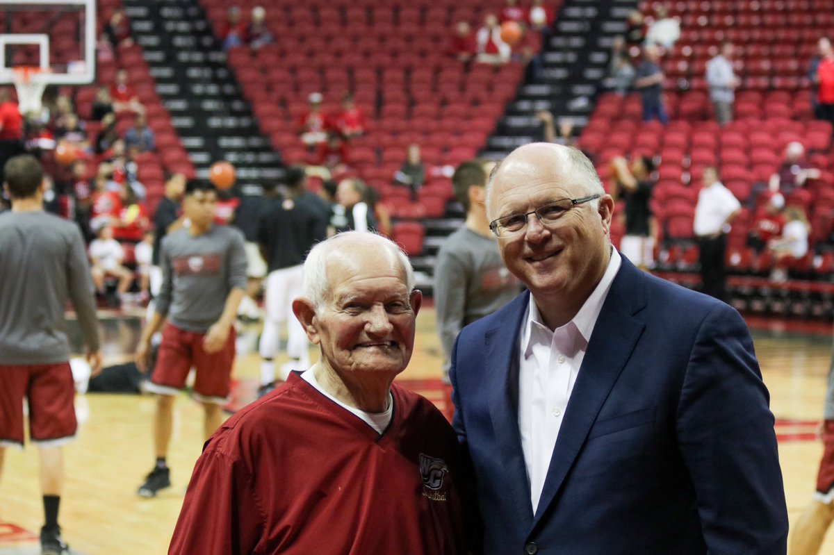 PaulChappell's tweet photo. Great night for @wcbc_today fans. Tough score at 112 to 54 but great experience and fun. Glad to share the evening with friends like @drsbimi . Tomorrow our fans go soul winning in Vegas for eternal victories! https://t.co/jxOIbiOLFY