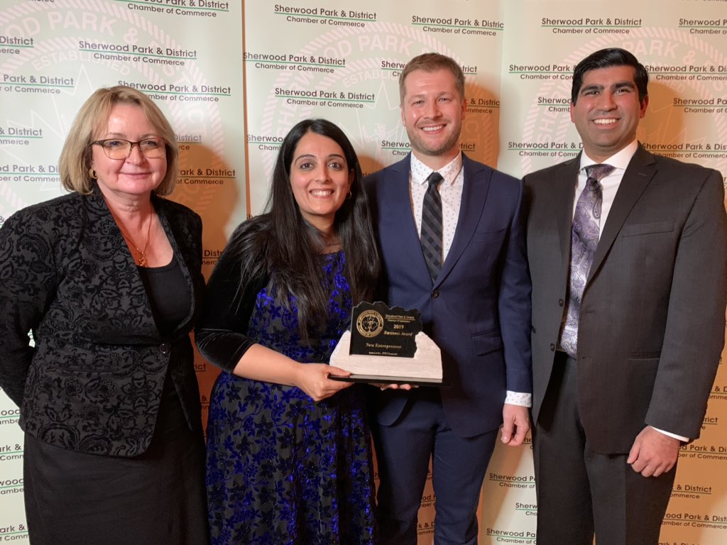LindsayDMorey's tweet photo. 2019 @shpkchamber Business Award for Global Growth goes to Clearwater Group Inc.
The Entrepreneur Award of the Year goes to Park Integrative Health.
🥇👏 #shpk #strathco #BASH2019 @ShPk_News https://t.co/9QkyOyQS2M
