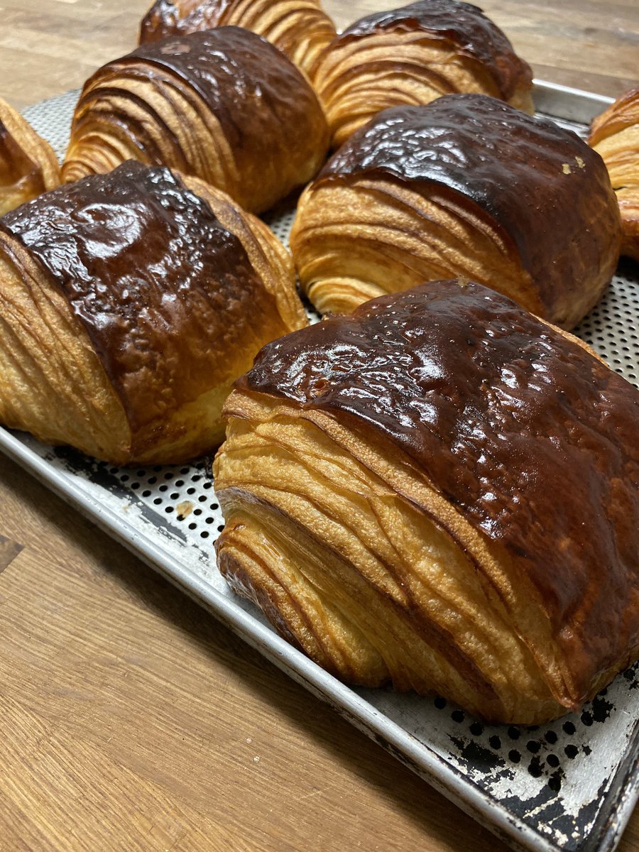 PlurBakery's tweet photo. You deserve these pain au chocolate!

To celebrate @savourkilkenny you will find a selection of these @arankilkenny today!
#handlamination #thisismycraft #plurbakery #flourwatersalt
#realbreadireland #realbreadrising #wildyeast #naturallyleavened #irishbaker #bakergram #croissant https://t.co/yM2WmgEPwY