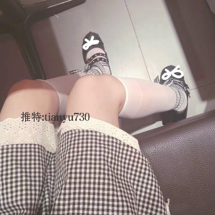 tianyu730's tweet photo. 嘻嘻，你们的小甜屿回来啦，投食的哥哥记得找我哟，嘿嘿!
#原味 #丝袜 #白丝 #黑丝 #少女 #萝莉 #定制 https://t.co/Ey8A70nLc1