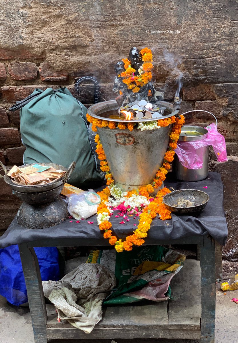 Jal tu jalaal tu, aayi bala ko taal tu! #WanderingsInDelhi 

wanderingsindelhi.com