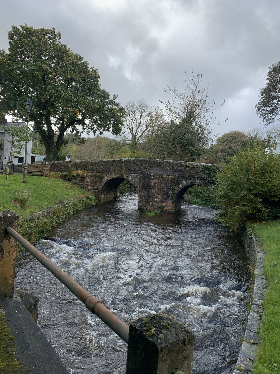 CityGuideJill's tweet photo. Over the bridge, thru the gate and open the door to the wonderful church of of Nonna in #Alturnun #Cornishchurches https://t.co/2xiChDDEDB