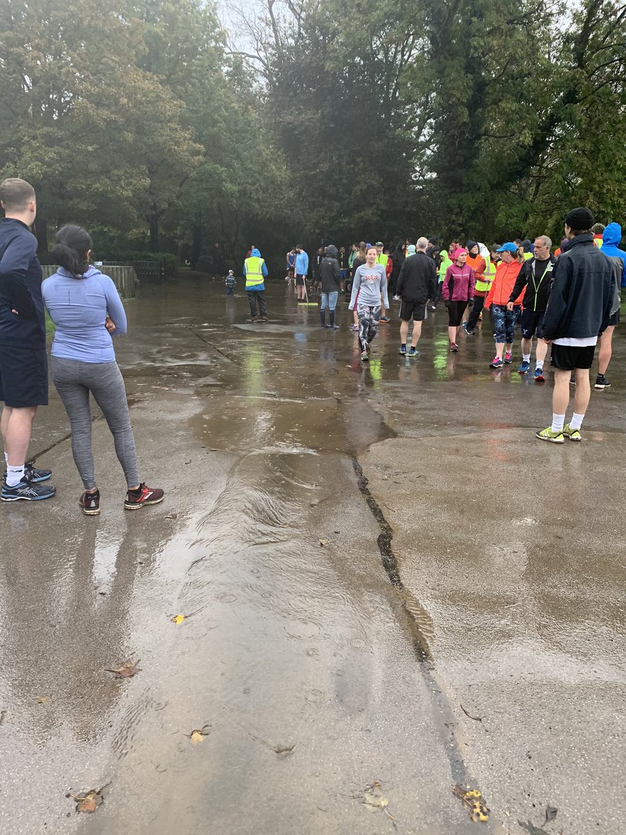 emilys_pine's tweet image. No stopping this @cancer5kYourWay crew 🌧💧🌧💧🌧 @ShefHalparkrun Talked to two women this week who were awaiting results. Running for and sending 💕 to them and all those in the same situation. 💜 @HQuirky #runface
