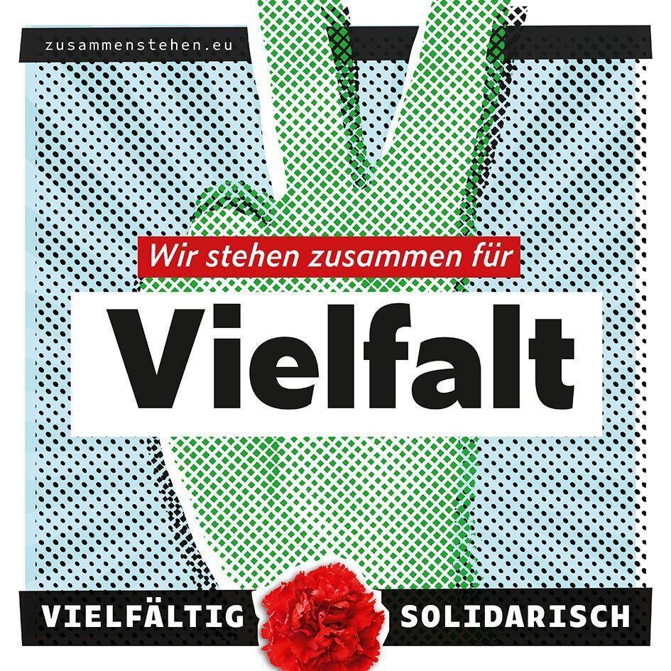 Wahlen in #Thüringen ... Ein guter Moment, an <a href="/zusammenstehen/">Zusammenstehen</a> in #Erfurt am 1.Mai 2019 zu erinnern. Und daran, wie stark wir sind, wenn wir #unteilbar #zusammenstehen!
#ltwth #ltwth19

facebook.com/zughafen/video…