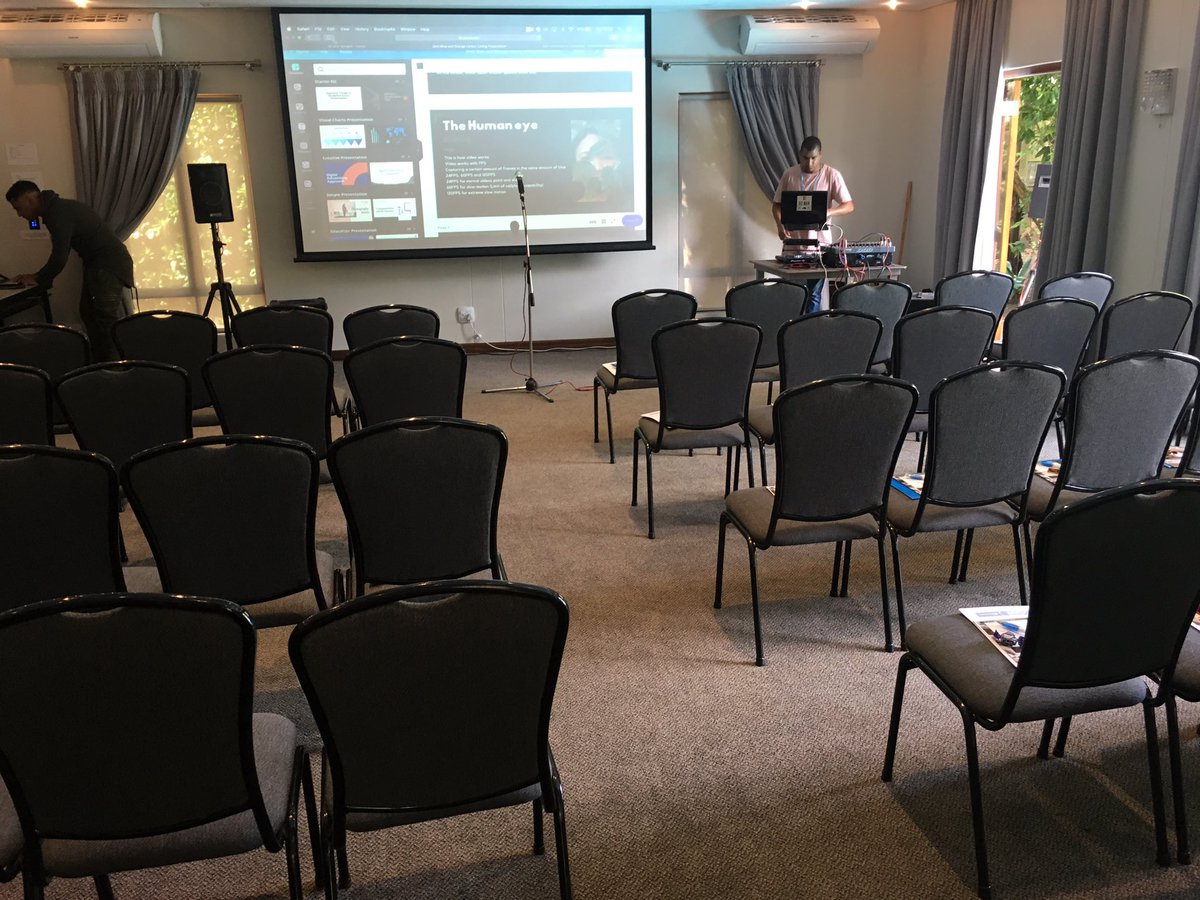 michael_cost_'s tweet image. Happy to be speaking at #CreatorWeen2019 today with the amazing @Kelly_KiKx here in Cape Town. #CreatorCon