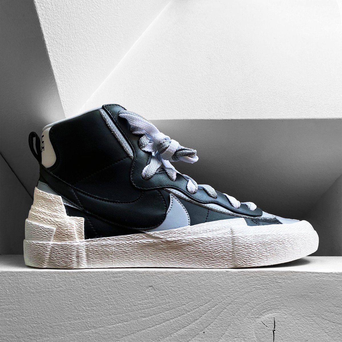 everydaysupply's tweet photo. 🔵 Available

Nike Blazer Mid x Sacai Black

Link > https://t.co/1ebMrXIeGk https://t.co/92L0hVAghf