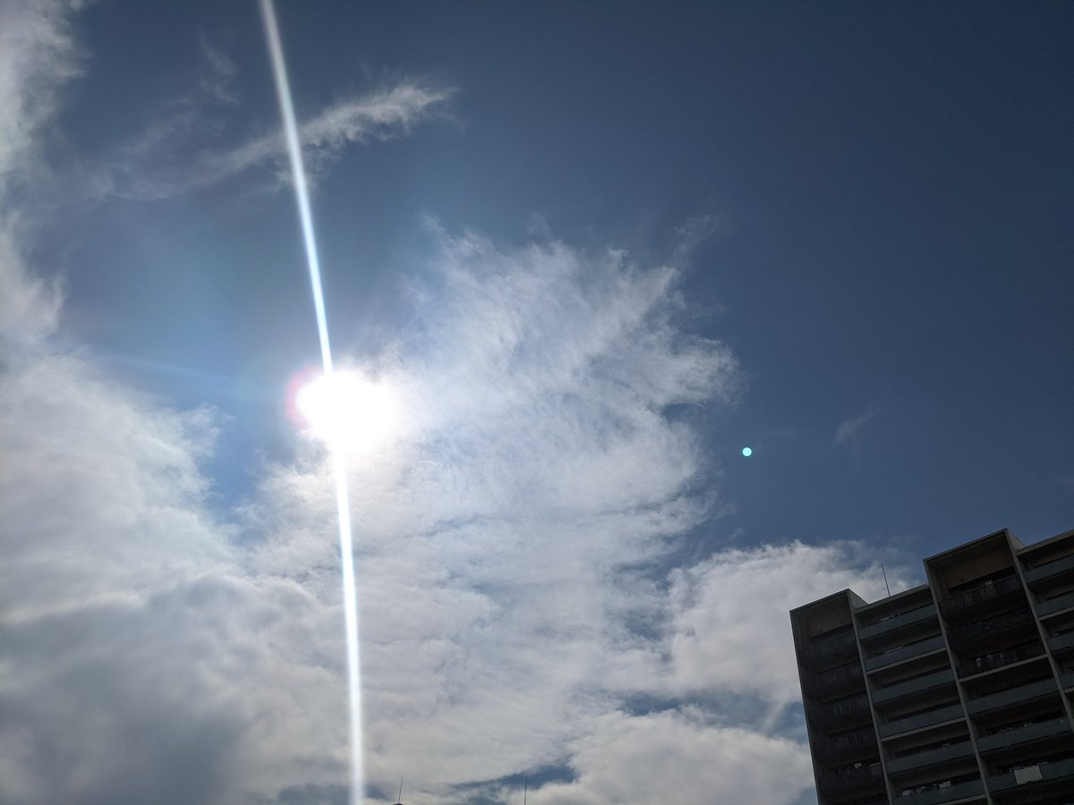 Made By Google お問い合わせありがとうございます Google Pixel 4 で撮影した写真に白い線が入るとのことですが その場合は 一度端末の再起動をお試し後 改善しない場合は 次のヘルプ内の手順を全てご確認ください T Co F3hatfqrlg