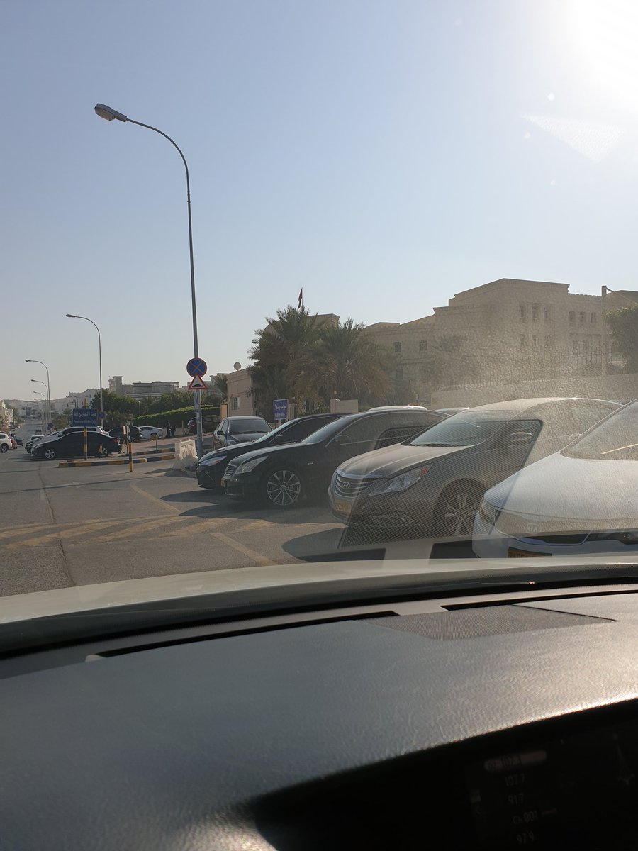 Bud00r_95's tweet image. للمره الأولى أوصل اختي كلية التقنية 
ومن طول المسافة حسيت اني
 رايحه خط صلالة 😣😥  

لو م مستخدمه  #google_map 
م اظن بوصل البيت😪💔