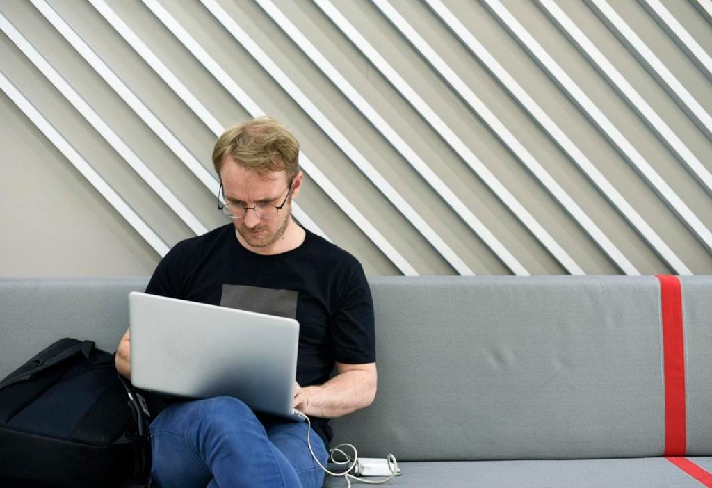 Why now’s the time to embrace flexible working theblackprofessional.com/blog/2018/07/2…