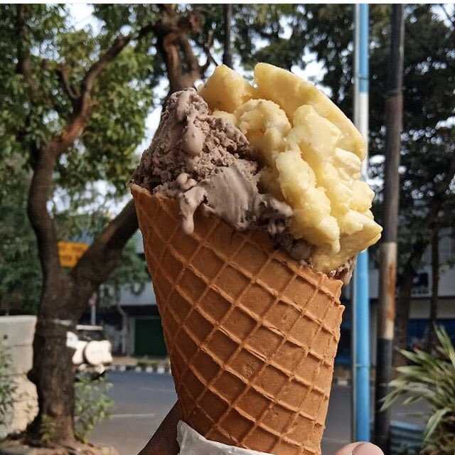 FrankyAPH's tweet photo. Numpang promo yes. Hehe
Buat yang di Solo ato mau berkunjung ke solo. Mampir donk ke gelateria saya namanya VOILA GELATO. Lokasinya d Jl. Slamet Riyadi No. 266 Solo. Lokasi tengah kota kok.
Ada 12 pilihan rasa yang pastinya enak kok. Harga ga mahal, start 20k https://t.co/cU3L51LCu1