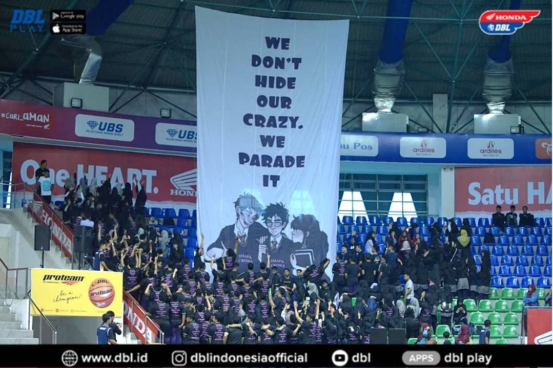 infoPKU's tweet photo. Sekolahnya siapa nih yang kemarin tampil di tribun? Waw waw waw, mumpung weekend, Ncik Min mau cus GOR deh, siapa tahu bisa lihat lebih banyak momen suporter yang crazy.π€π€
#IAMDBL #HondaDBL2019 #HondaDBLPekanbaru2019 #WaktunyaBuktikan https://t.co/SdUOhnG2gY