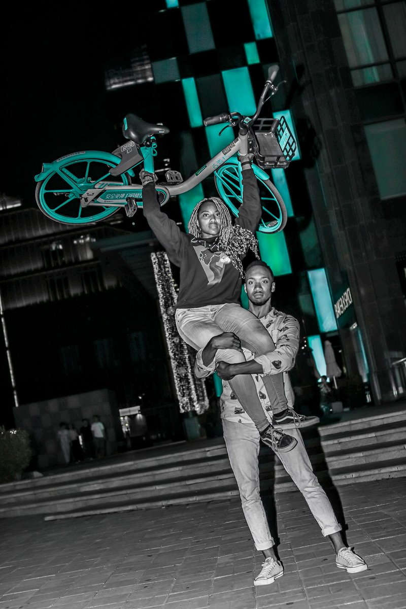 VisitBeijingcn's tweet photo. Need a lift? 😄 China is the world leader for shared bikes, and you can find cool rides all over Beijing. Getting around the city has never been easier, or more fun! (And no, you don't need to be an acrobat to ride one!) 🚲 #BeActiveBeijing #HighTechBeijing 📸 @alexandrashi https://t.co/8P7bWwuLF1