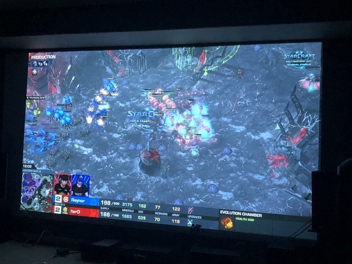 StarCraft II #WCS is much better on the big screen. Such a close game!! 😬