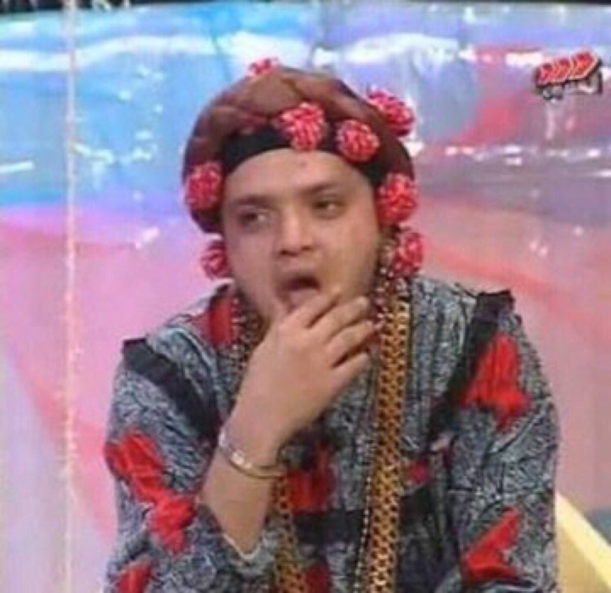 b23_da's tweet photo. #عادي_يتزوج_عليك_او_النجوم_اقرب زوجو الشباب الا بالملايين وخلو عنكم ابو كرش https://t.co/oB7H4zs58h