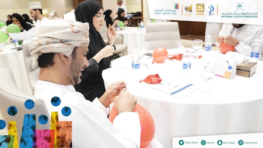 Kalima_Oman's tweet photo. تعرفتوا على بعضكم زين؟😋

خلونا نكسر الحواجز عشان نعرف بعض ونشتغل مع بعض زين😎🔥

#مشاركة_وإلهام ✨

@Nyc_Oman 
@MIG_Oman 
@athar_oman 
@Kalima_Oman https://t.co/CM0s6v3hD3