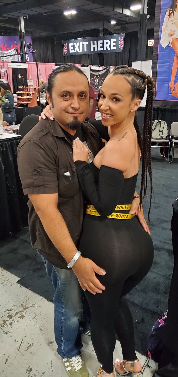 tonydec3's tweet photo. just a wonderful time with my babe my #sexy gorgeous babe @jadastevens420 #thegoat #TeamJadaStevens #2cheekzback #stylish #sexylady #IloveJada #HumpDayMotivation always!!!!🤗🤗🤗🍑🍑🍑🍑🖤🖤💓💋💋😜😜😍😘👍 you're absolutely amazing my love thank you so much #ExxxoticaNJ https://t.co/p6OzuR07Lb