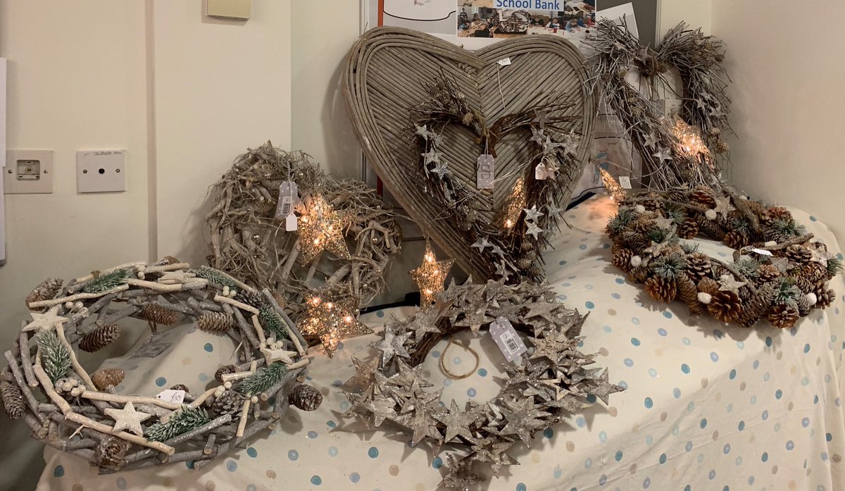 Shabby_Chicks's tweet image. Weather’s done it again 😩😩 We won’t be coming to Carmarthen Market today but here’s a quick taster of our brand new Christmas stock. Be back on Wednesday and next Saturday 👍👍