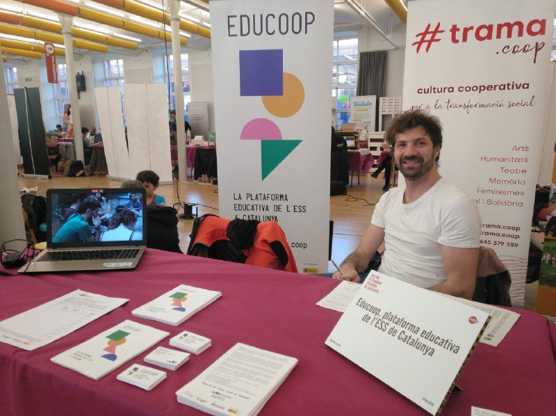 Educoop_ESS's tweet photo. A la #FESC19 ja es respira l'ambient de l'economia social i solidària. Ens trobareu a l'espai Flora Tristán amb les entitats educatives de l'#ESS.😊 https://t.co/uzlESi6tzT