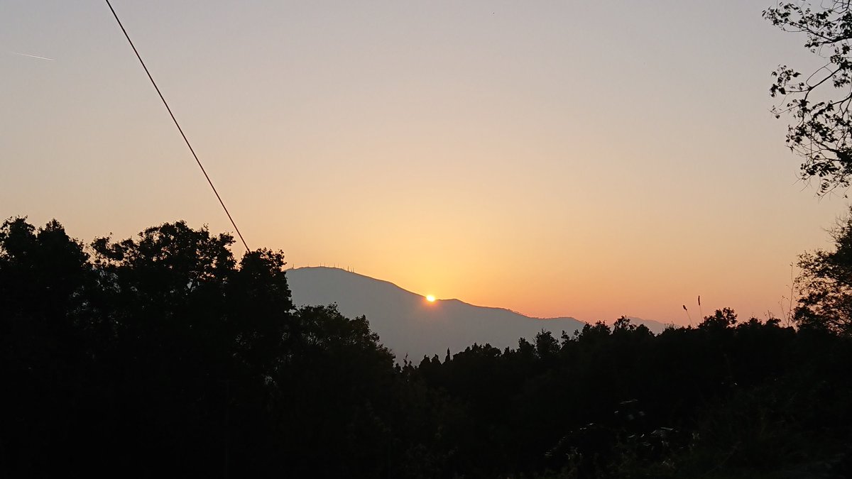 seeblickvomdach's tweet photo. #Sonnenaufgangsfoto #nofilter #26102019 #Genua #Alleinzeit https://t.co/H8KwVxpQpV