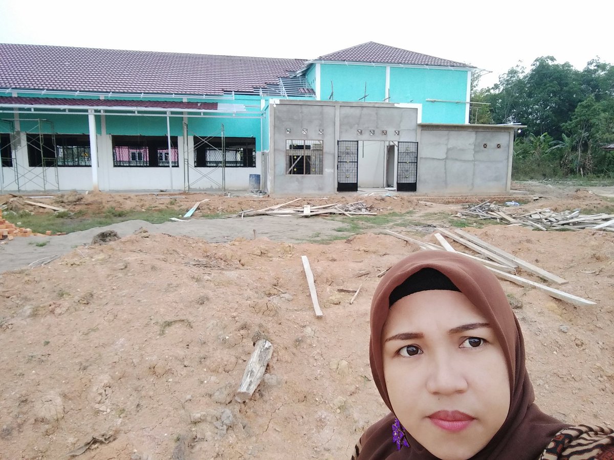 SutriEndang's tweet photo. Monitoring kegiatan pembangunan sarana Olahraga Dana Desa tahap 3
Dsa Rangkiling kec.Mandiangin kab.Sarolangun
@jokowi
@halimiskandarnu 
#IndonesiaMembangunDesa https://t.co/tYp8P53aWJ