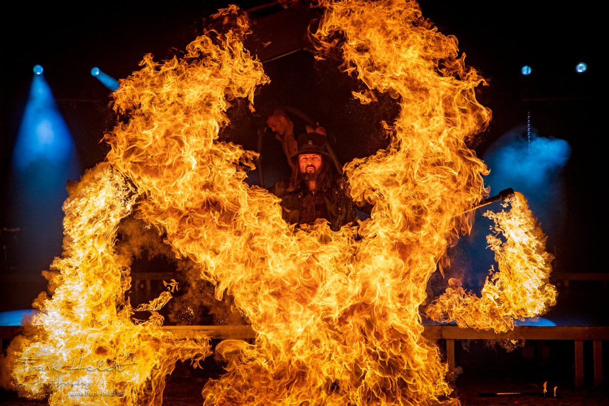 19. GSW Lichtermarkt in Bergkamen

#Bergkamen #Lichtermarkt #Feuershow #GSW #illumination #feuer #fire #light #nrw #KreisUnna #StadtBergkamen #frankheldt #love #Pyrostix #angelstrings 

©️ Frank Heldt