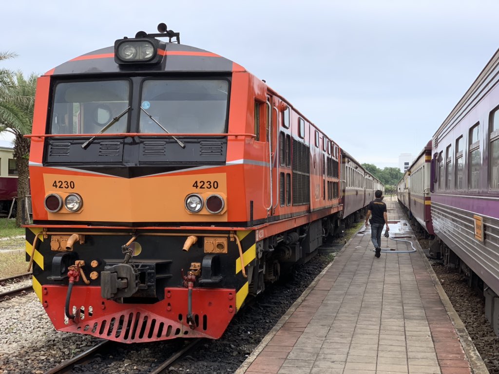 Parked on the side of our train is a shuttle service to Hatyai which would depart about half an hour after our train. There is also a place for heritage loco and cars (right).