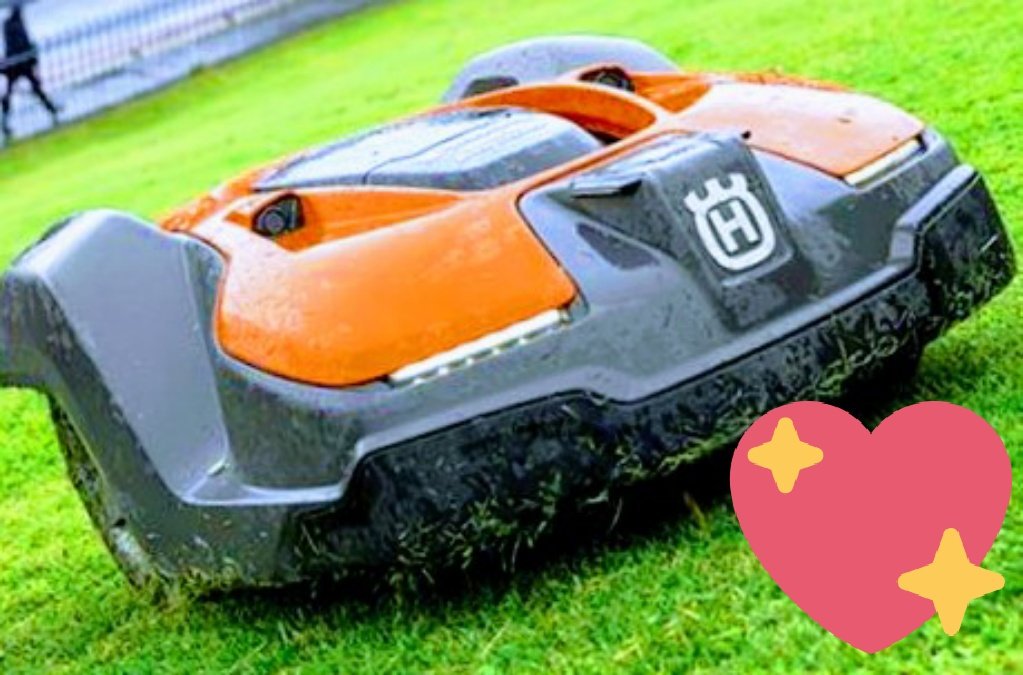 MowerOnTheMound's tweet photo. Felt cute might delete later idk #saturdayselfie #dontaskhow #selfaware #lawncare #anotherhashtag #finalhashtag #thelastonewasaruse #absolutelyfinalhashtag https://t.co/i91KTdDL2q
