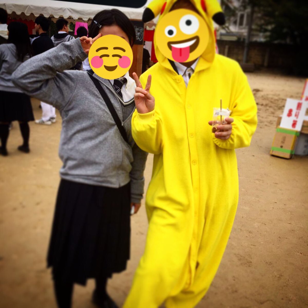タロちゃん Yzf R25 今日 おギャル 妹 の学校の文化祭にピカチュウで遊びに行きました 色んな人と一緒写真撮ったり撮られたりしました W おギャル 妹 の演劇短かったけど良かった 文化祭 コスプレ 着ぐるみ ピカチュウ