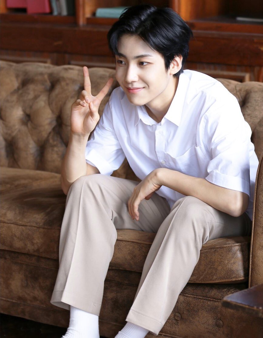 202PLERNGF4HX's tweet photo. เนื่องจากวันนี้เป็นวันเกิดของนายอีอึนซัง เหนือเมนสุดที่รักของผม จะมาแจกธีมไลน์150c 2 คนครับ ขอสงวนสิทธิ์เฉพาะบอทครับ สุ่มพรุ่งนี้ตอนค่ำๆนะครับ ยพท.rtตามทักครับค่ะ https://t.co/u2kYzf7zTB