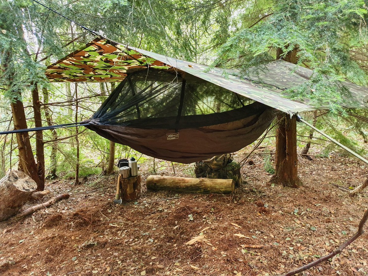 TheCheshireWan1's tweet photo. Went out and about in #cheshire and tried the British Army DPM basha over the DD Travel Hammock. Worked a treat although i wouldn't recommend this if it's due to rain. 
🌳🔥⛺🌲
#WildCamping #WildCampingUK #WoodLore #cheshire #Camping #Bushlore #StealthCamping #Bushcraft #SHFT https://t.co/1Z6FI1YpoY