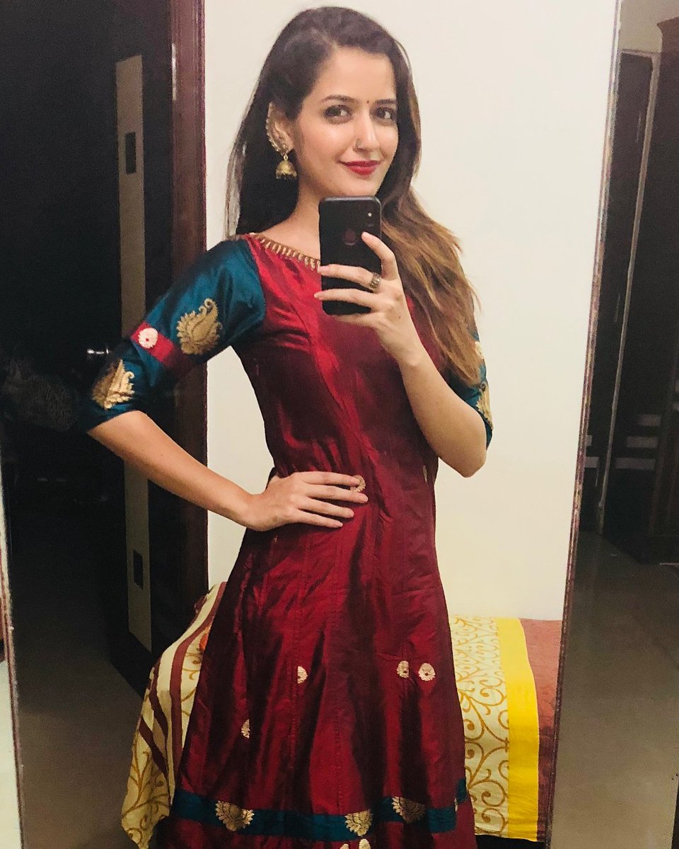ashika_fc's tweet photo. Happy Weekend 😊😊

@AshikaRanganath #ashikaranganath https://t.co/jWVp2upotJ