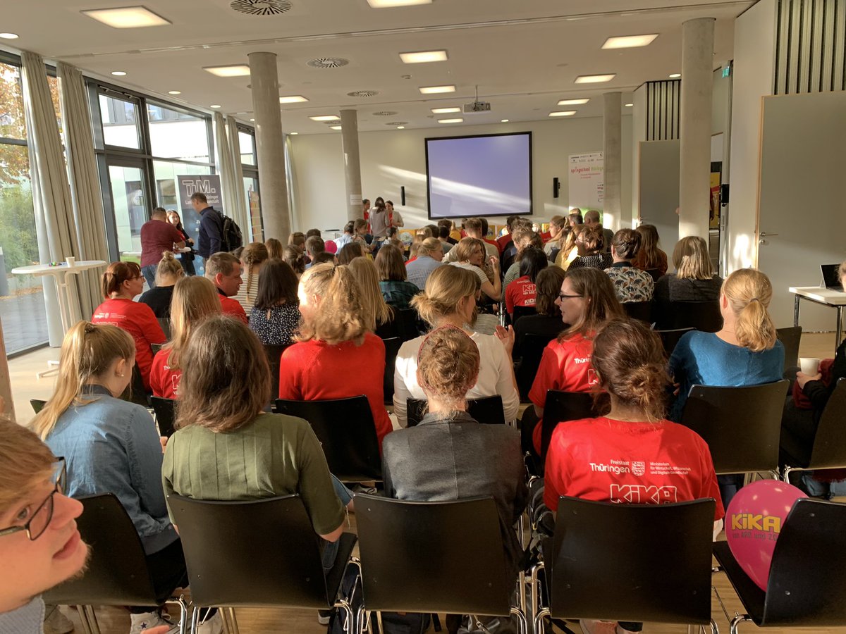 fasco's tweet photo. Grußwort TLM–Direktor+ @valentinakerst zum Start Barcamp https://t.co/2d7xWCTgHt schon das 8. x im Kindermedienzentrum Erfurt. Glückwunsch an die Organisatoren für Durchhaltevermögen und Ideenreichtum. TLM unterstützt mit vielen anderen Partnern. https://t.co/2d7xWCTgHt #BCEF https://t.co/4Cf0ebjazk