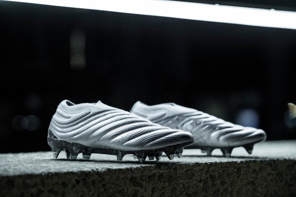 adidasfootball's tweet photo. Rules rewritten.
Introducing the new Encryption pack, exclusively available now for pre-order: https://t.co/xG0viwyOEz
#DareToCreate https://t.co/59YjFv5cJs