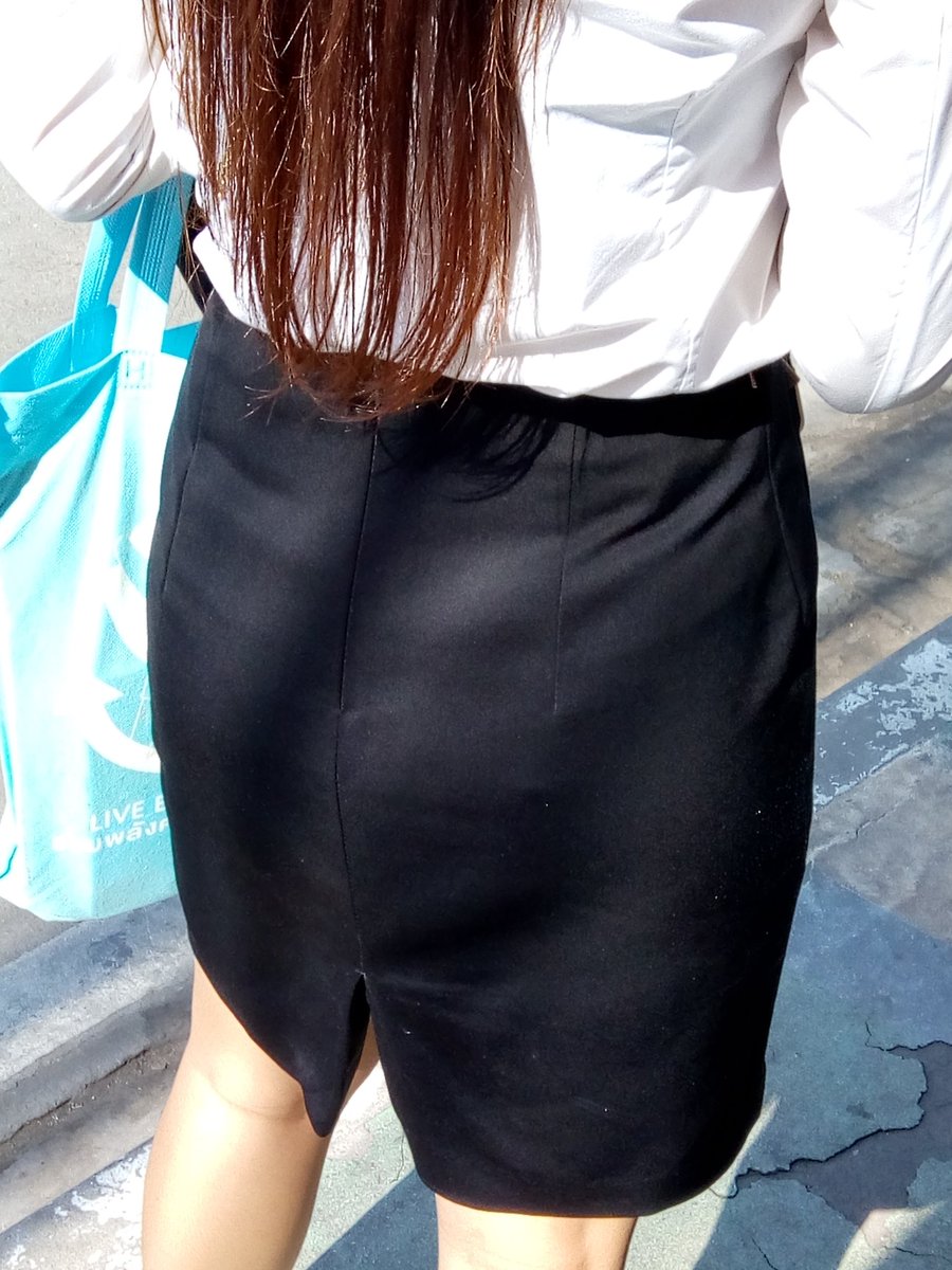 x6hI4ECGoAtMTCj's tweet photo. รอรถจะกลับบ้านครับ https://t.co/QhBLduGxBK