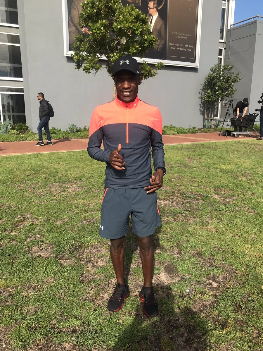ilisolezwe's tweet photo. Nazo ke iimbaleki ezintsha zika @underarmourza - nguLuthando Hejana waseMdantsane, Thalia Charalambous waseBhayi, Sibusiso Madikizela wakwaZulu noNobukhosi Tshuma waseZimbabwe!

#UAEliteRunners https://t.co/mz0r89QP26