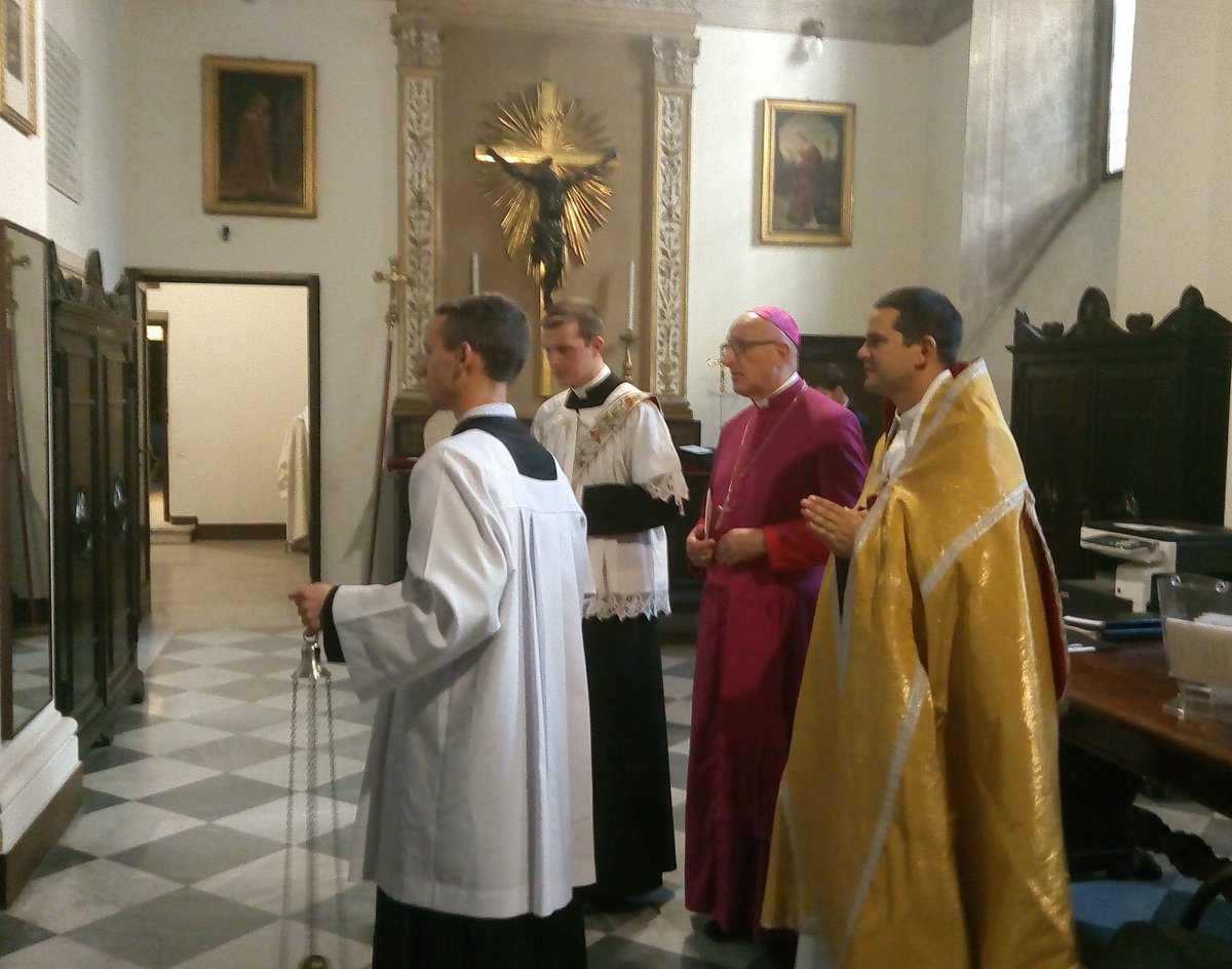 OrgaCisp's tweet photo. Verso San Pietro.
H-15 https://t.co/QoGG9rkMom