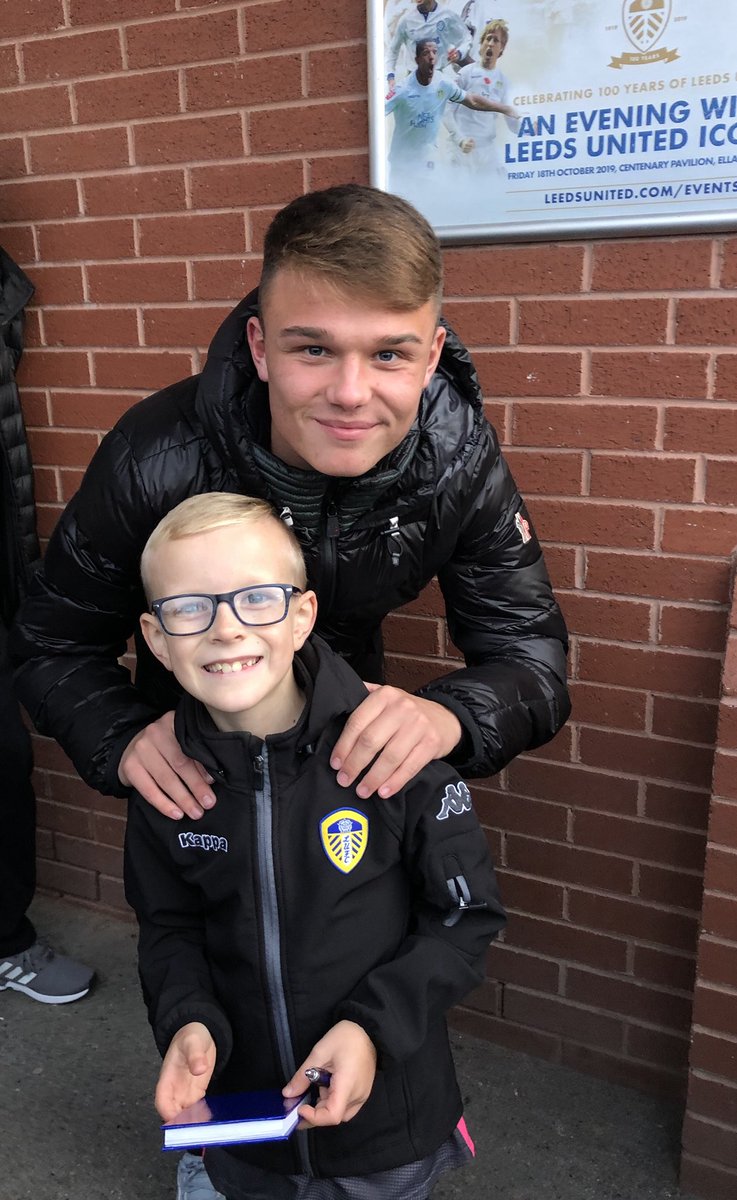 benheather's tweet photo. Well that’s one of the little man’s main Christmas presents sorted, can’t wait to give him his new Shackleton kit which arrived in the post this morning. Now to get him matching boots to @jamieshackk as well. 

#No1fan #LUFC #MOT #ALAW #TeamShackleton https://t.co/MzImZHEIuR