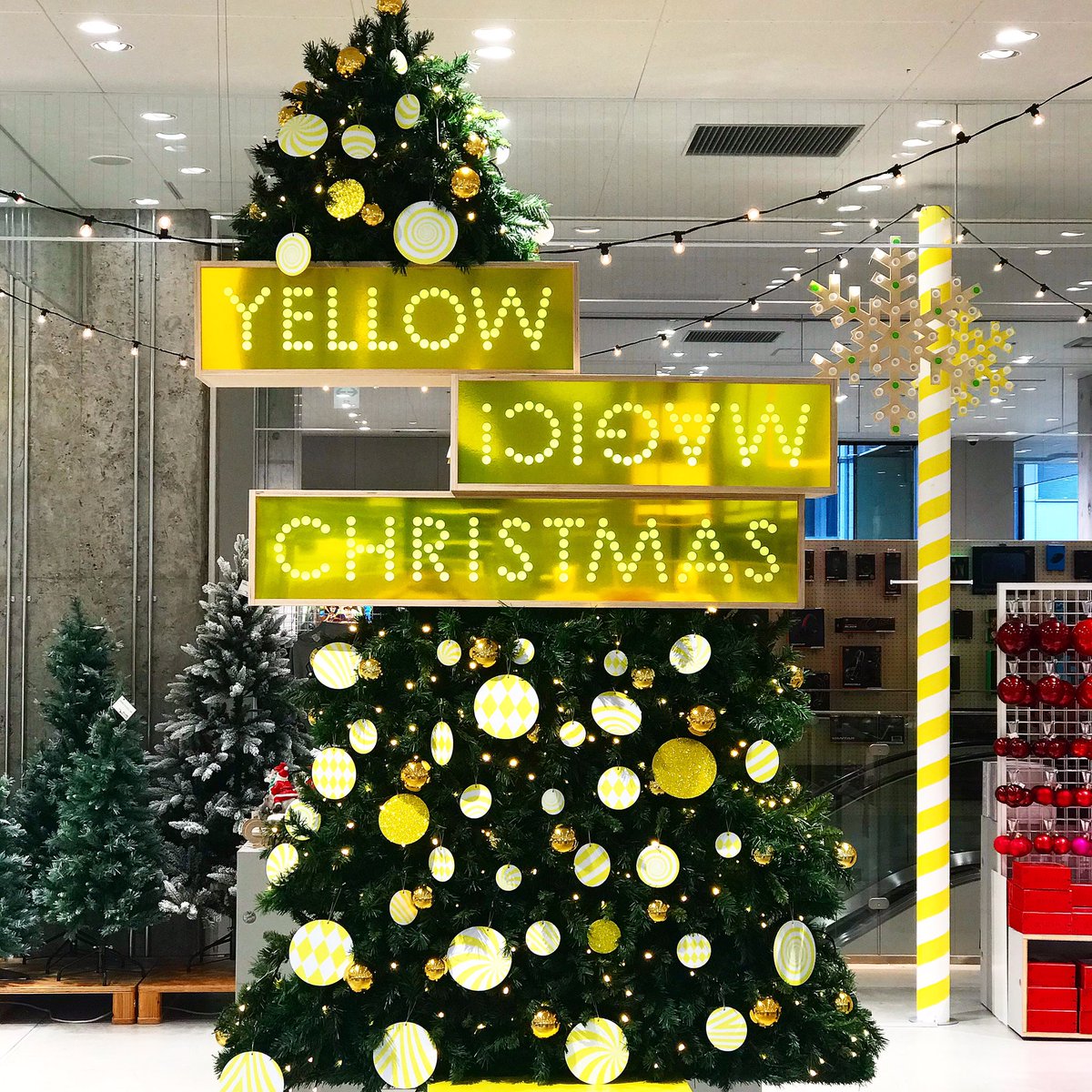 銀座ロフト Pa Twitter 6階にクリスマスの売場が登場 その名も Yellow Magic Christmas 第一弾として 6階に クリスマスのデコレーションや ツリー お菓子など揃えております クリスマスツリー よ く見てみると Magic な銀座ロフトの クリスマス 銀座ロフト Pa Twitter 6階にクリスマスの売場が登場 その名も Yellow Magic Christmas 第一弾として 6階に クリスマスのデコレーションや ツリー お菓子など揃えております クリスマスツリー よ く見てみると Magic な銀座ロフトの クリスマス