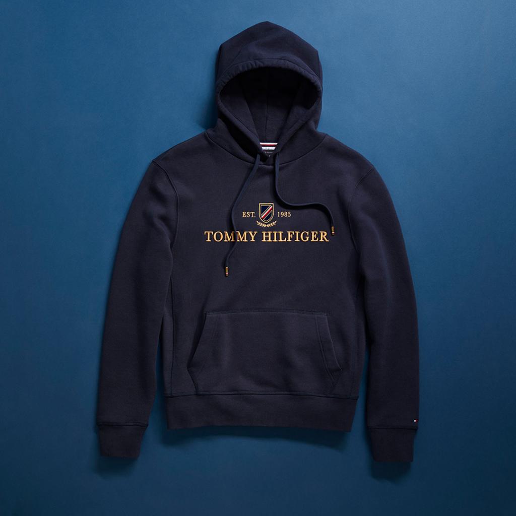Subsidie nul Fruit groente Tommy Hilfiger on Twitter: "Meet the new Tommy Icons hoodie. #TommyHilfiger  https://t.co/fQpbtGiEzb https://t.co/UdM29LOLmZ" / Twitter
